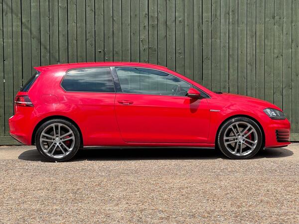 Volkswagen Golf 2.0 TDI BlueMotion Tech GTD DSG Euro 6 (s/s) 3dr at 14th