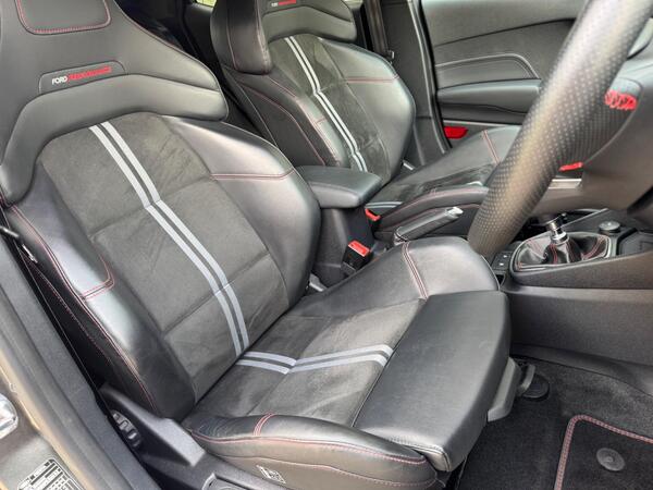 Ford Fiesta 1.5T EcoBoost ST-3 Euro 6 (s/s) 5dr at 2th