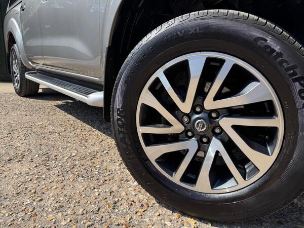Nissan Navara 2.3 dCi Tekna Auto 4WD Euro 6 4dr