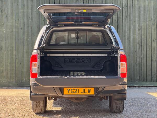 Nissan Navara 2.3 dCi N-Guard Auto 4WD Euro 6 4dr at 13th
