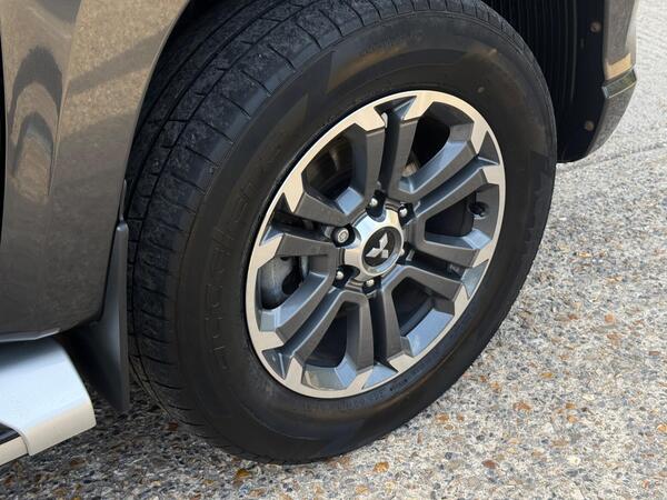 Mitsubishi L200 2.2 DI-D DC Barbarian X Auto 4WD Euro 6 (s/s) 4dr at 37th