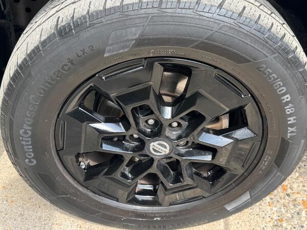 Nissan Navara 2.3 dCi N-Guard Auto 4WD Euro 6 4dr