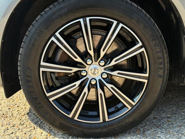 Volvo XC60 2.0 D5 PowerPulse Inscription Auto AWD Euro 6 (s/s) 5dr at 35th
