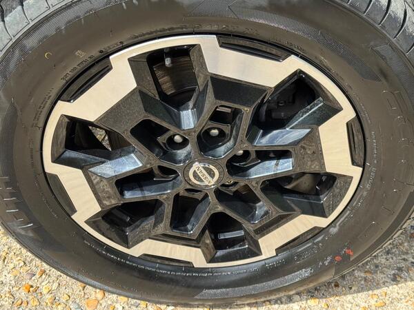 Nissan Navara 2.3 dCi Tekna 4WD Euro 6 (s/s) 4dr at 56th