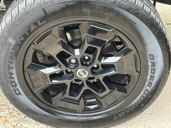 Nissan Navara 2.3 dCi N-Guard 4WD Euro 6 (s/s) 4dr at 29th