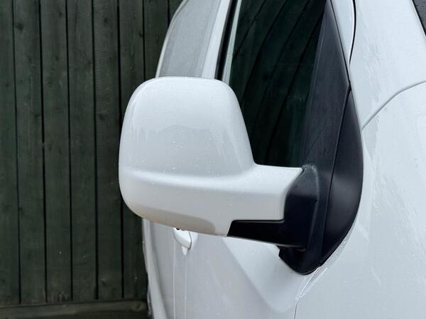 Peugeot Expert 2.0 BlueHDi 1400 Professional Plus Standard Panel Van MWB Euro 6 (s/s) 6dr at 33th