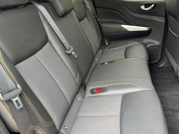 Nissan Navara 2.3 dCi N-Guard Auto 4WD Euro 6 4dr at 41th