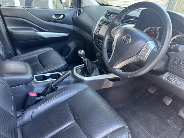Nissan Navara 2.3 dCi Tekna 4WD Euro 6 (s/s) 4dr at 4th