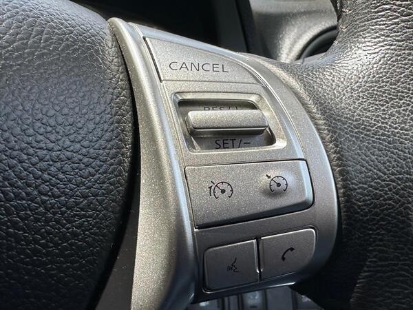 Nissan Navara 2.3 dCi Tekna 4WD Euro 6 (s/s) 4dr at 34th