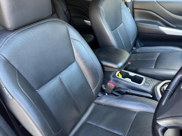 Nissan Navara 2.3 dCi Tekna Auto 4WD Euro 6 4dr at 8th