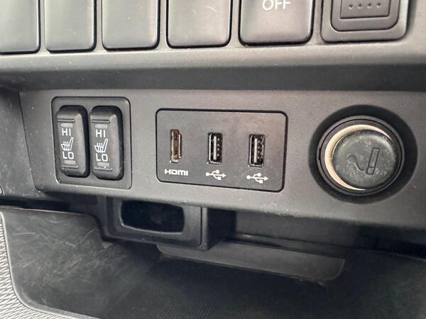 Mitsubishi L200 2.2 DI-D DC Barbarian Auto 4WD Euro 6 (s/s) 4dr at 24th