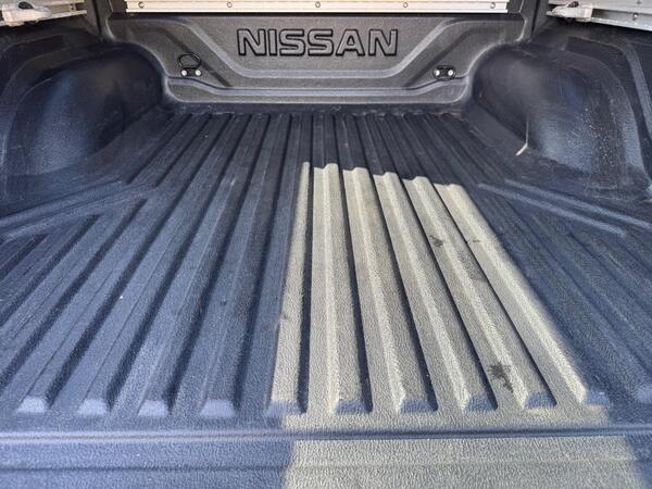 Nissan Navara 2.3 dCi Tekna Auto 4WD Euro 6 4dr at 46th