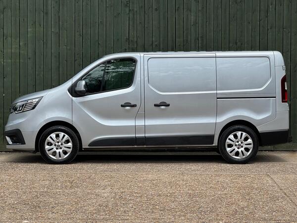 Renault Trafic 2.0 dCi Blue SL28 Sport L1 H1 Euro 6 (s/s) 5dr at 8th