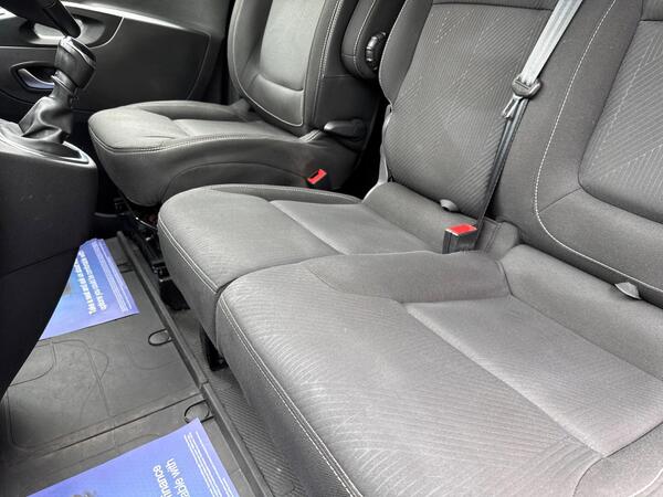 Renault Trafic 2.0 dCi ENERGY 28 Sport SWB Standard Roof Euro 6 (s/s) 5dr at 14th