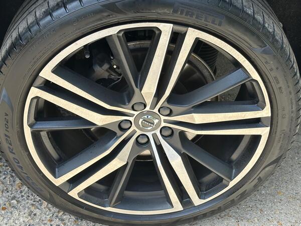Volvo XC60 2.0 D4 R-Design Pro Auto AWD Euro 6 (s/s) 5dr at 30th