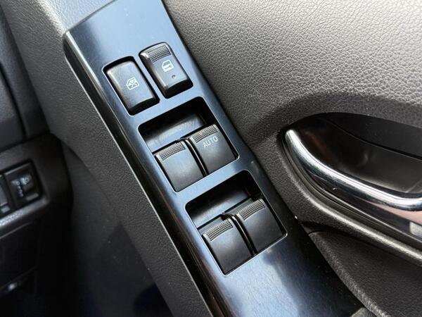Isuzu D-Max 1.9 TD Blade Auto 4WD Euro 6 4dr at 23th
