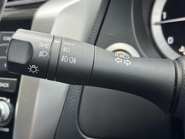 Nissan Navara 2.3 dCi Tekna 4WD Euro 6 (s/s) 4dr