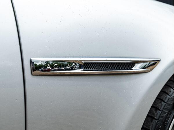 JAGUAR XJ PORTFOLIO S/C AUTO - Image 7
