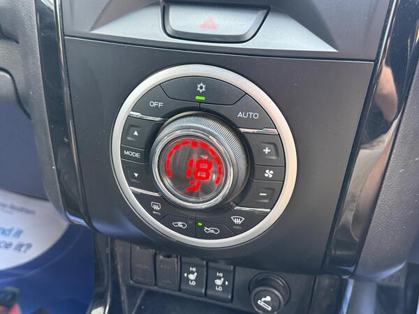 Isuzu D-Max 1.9 TD Blade Auto 4WD Euro 6 4dr at 7th