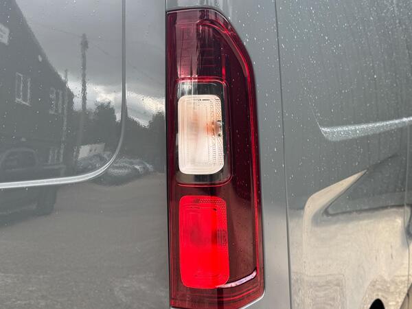 Nissan Primastar 2.0 dCi 30 Tekna L2 H1 Euro 6 (s/s) 5dr