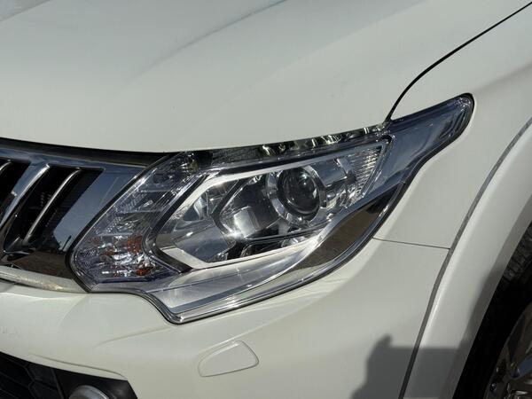 Mitsubishi L200 2.4 DI-D DC Warrior 4WD Euro 6 4dr at 31th