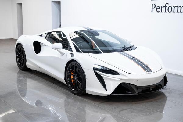 2023 McLaren Artura 3.0T V6 7.4kWh SSG Euro 6 (s/s) 2dr