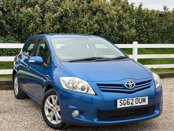 2012 Toyota Auris