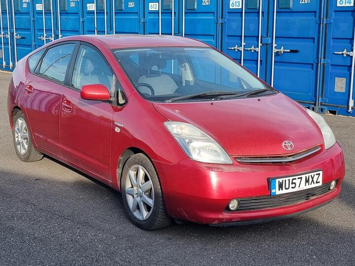 Toyota PRIUS 1.5 T Spirit CVT 5dr