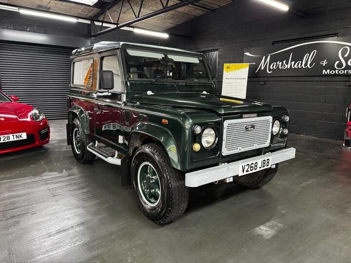 Land Rover DEFENDER 90 2.5 TD5 County Station Wagon 3dr (6 Seats) Land Rover DEFENDER 90 2.5 TD5 County Station Wagon 3dr (6 Seats)