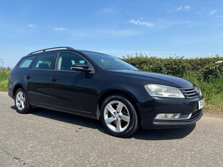 Volkswagen Passat 1.6 TDI BlueMotion Tech S Euro 5 (s/s) 5dr Volkswagen Passat 1.6 TDI BlueMotion Tech S Euro 5 (s/s) 5dr