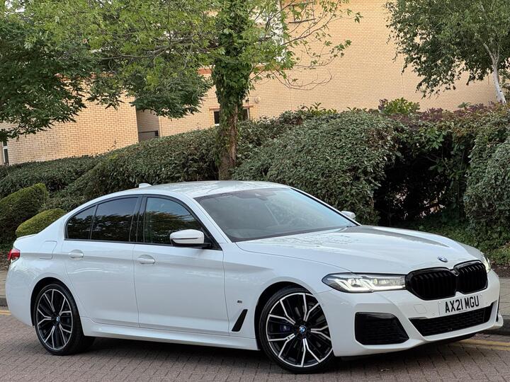 BMW 5 Series 2.0 520i MHT M Sport Steptronic Euro 6 (s/s) 4dr BMW 5 Series 2.0 520i MHT M Sport Steptronic Euro 6 (s/s) 4dr