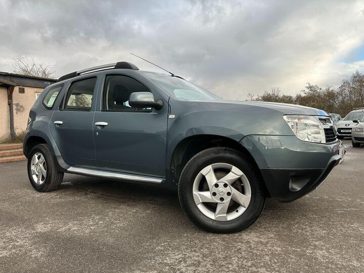 Dacia Duster 1.5 DCi Laureate 4WD Euro 5 5dr Dacia Duster 1.5 DCi Laureate 4WD Euro 5 5dr