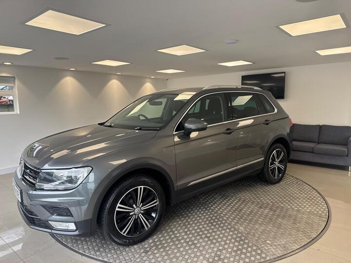 Volkswagen Tiguan 2.0 TDI BlueMotion Tech SE Navigation DSG 4Motion Euro 6 (s/s) 5dr