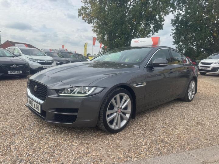 Jaguar XE 2.0d Portfolio Auto Euro 6 (s/s) 4dr