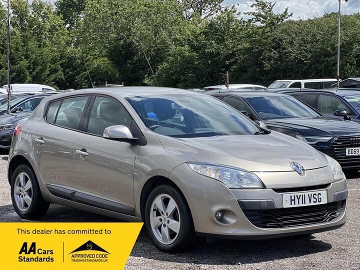 Renault Megane 1.6 16V Dynamique TomTom Euro 5 5dr Renault Megane 1.6 16V Dynamique TomTom Euro 5 5dr