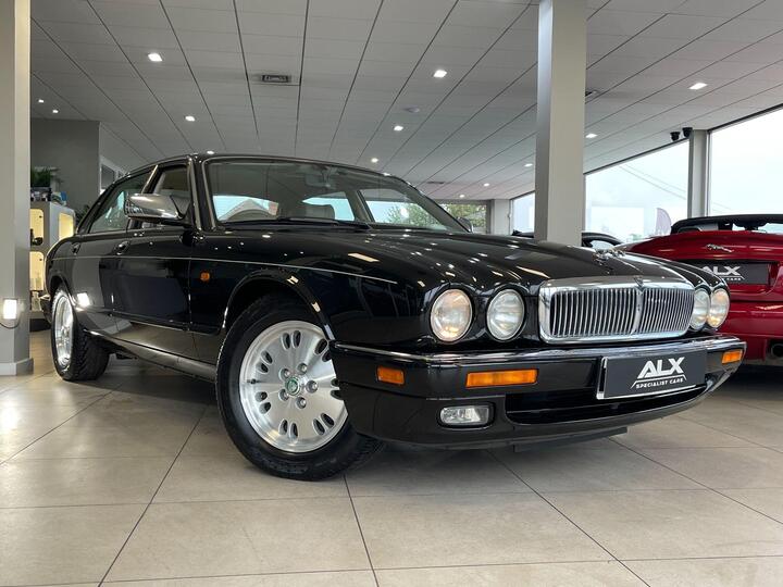 Jaguar XJ 3.2 Sovereign 4dr