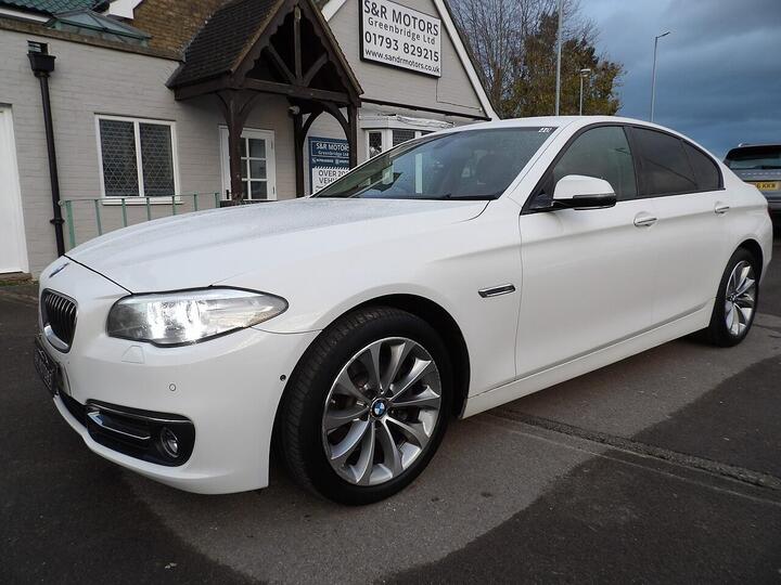 BMW 5 Series 2.0 520d Luxury Auto Euro 6 (s/s) 4dr BMW 5 Series 2.0 520d Luxury Auto Euro 6 (s/s) 4dr