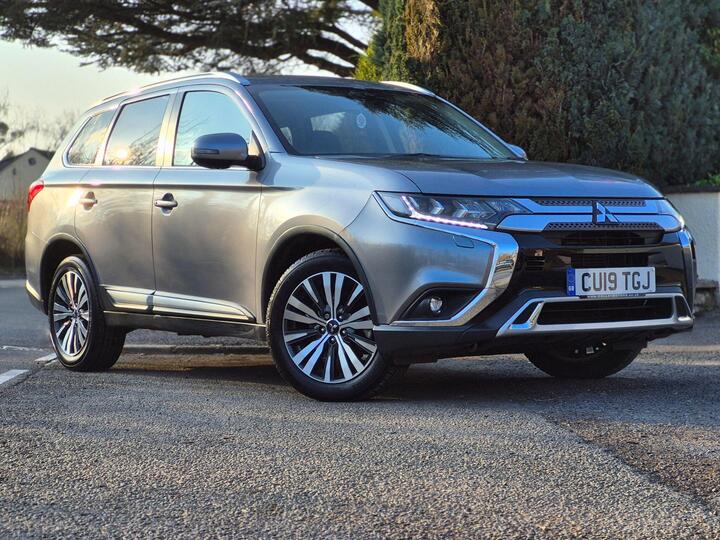 Mitsubishi Outlander 2.0 MIVEC 4 CVT 4WD Euro 6 (s/s) 5dr Mitsubishi Outlander 2.0 MIVEC 4 CVT 4WD Euro 6 (s/s) 5dr