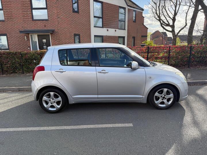 Suzuki Swift 1.5 GLX 5dr
