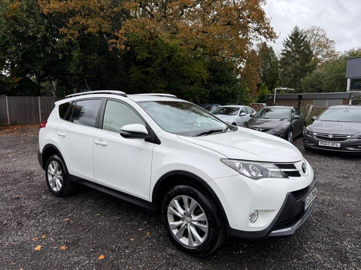 Toyota RAV4 2.2 D-4D Invincible 4WD Euro 5 5dr Toyota RAV4 2.2 D-4D Invincible 4WD Euro 5 5dr