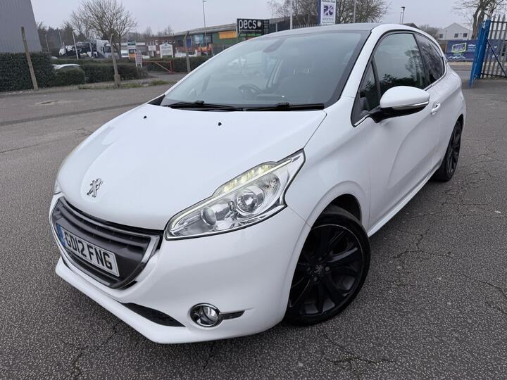 Peugeot 208 1.6 E-HDi Feline Euro 5 (s/s) 3dr