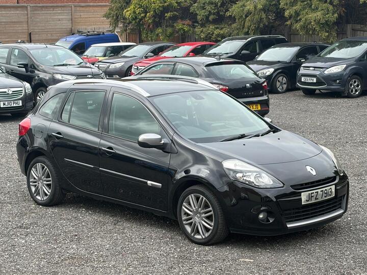 Renault Clio 1.2 TCe Dynamique TomTom Sport Tourer Euro 5 5dr Renault Clio 1.2 TCe Dynamique TomTom Sport Tourer Euro 5 5dr