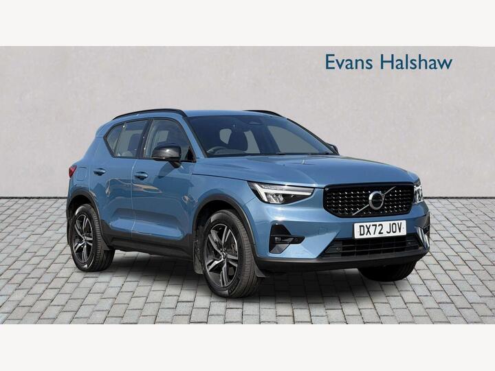 Volvo XC40 ESTATE 2.0 B3 MHEV Plus Dark DCT Auto Euro 6 (s/s) 5dr