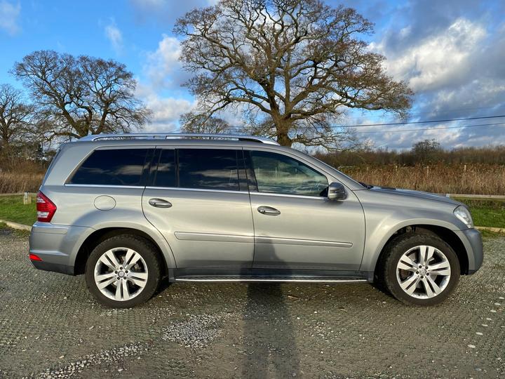 Mercedes-Benz GL Class 5.5 GL500 V8 G-Tronic 4WD Euro 5 5dr