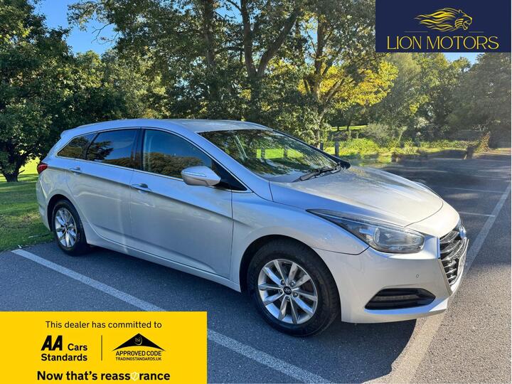 Hyundai I40 1.7 CRDi Blue Drive SE Nav Tourer Euro 6 (s/s) 5dr Hyundai I40 1.7 CRDi Blue Drive SE Nav Tourer Euro 6 (s/s) 5dr