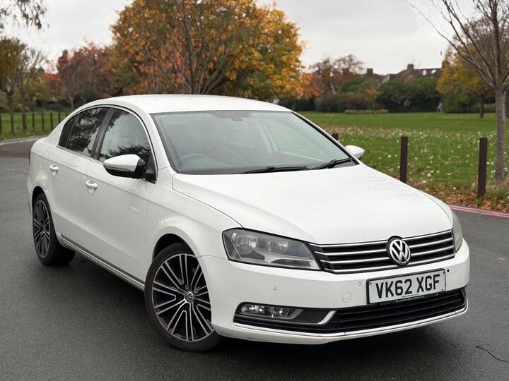 Volkswagen Passat 2.0 TDI BlueMotion Tech Sport DSG Euro 5 (s/s) 4dr Volkswagen Passat 2.0 TDI BlueMotion Tech Sport DSG Euro 5 (s/s) 4dr