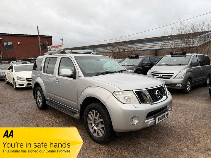 Nissan Pathfinder 2.5 DCi Tekna Auto 4WD Euro 4 5dr Nissan Pathfinder 2.5 DCi Tekna Auto 4WD Euro 4 5dr
