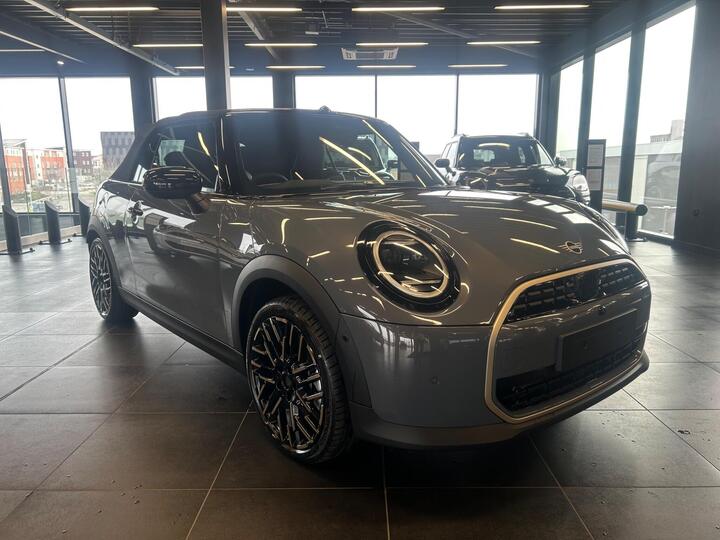MINI Cooper Convertible 2.0C Exclusive Steptronic Euro 6 (s/s) 2dr