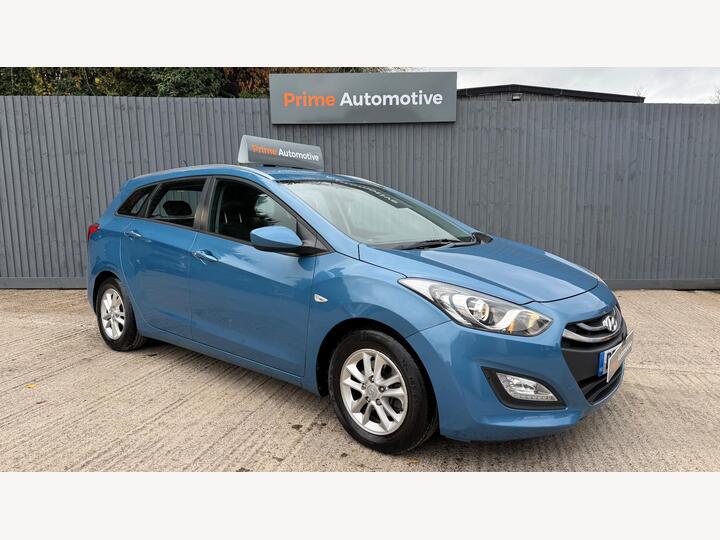 Hyundai I30 1.6 CRDi Blue Drive Active Tourer Euro 5 (s/s) 5dr Hyundai I30 1.6 CRDi Blue Drive Active Tourer Euro 5 (s/s) 5dr