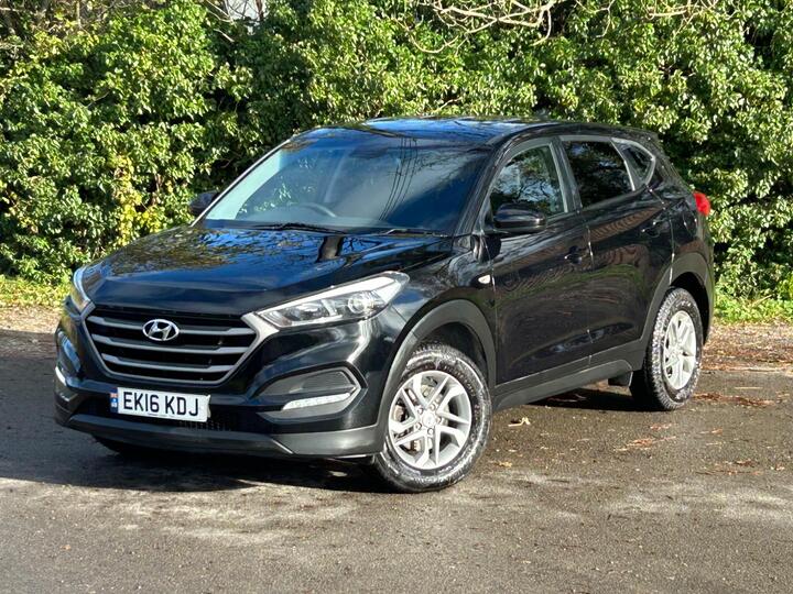 Hyundai TUCSON 1.6 GDi Blue Drive S Euro 6 (s/s) 5dr Hyundai TUCSON 1.6 GDi Blue Drive S Euro 6 (s/s) 5dr